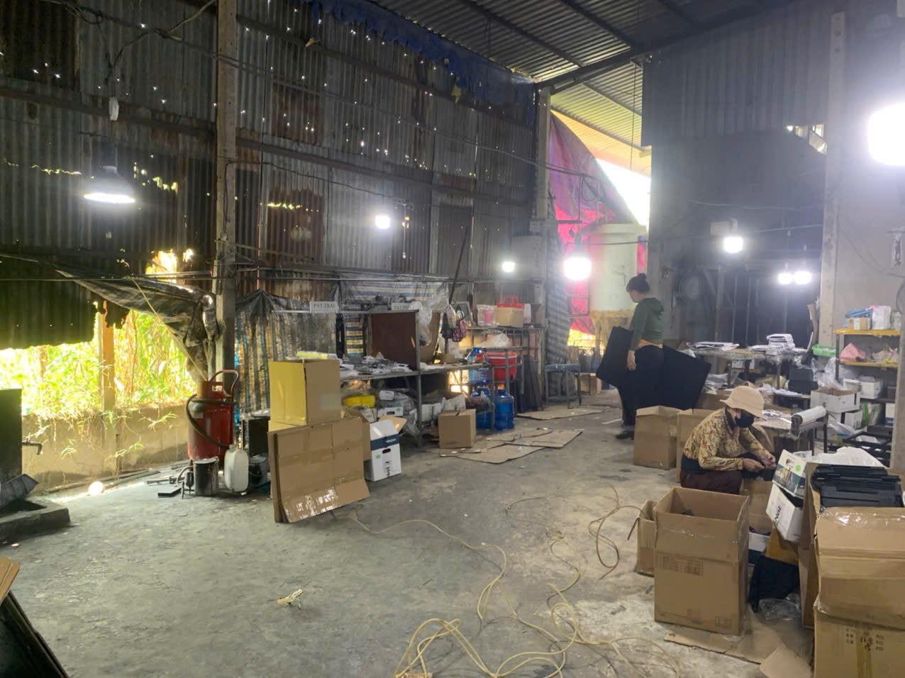 Packing area 2.jpg